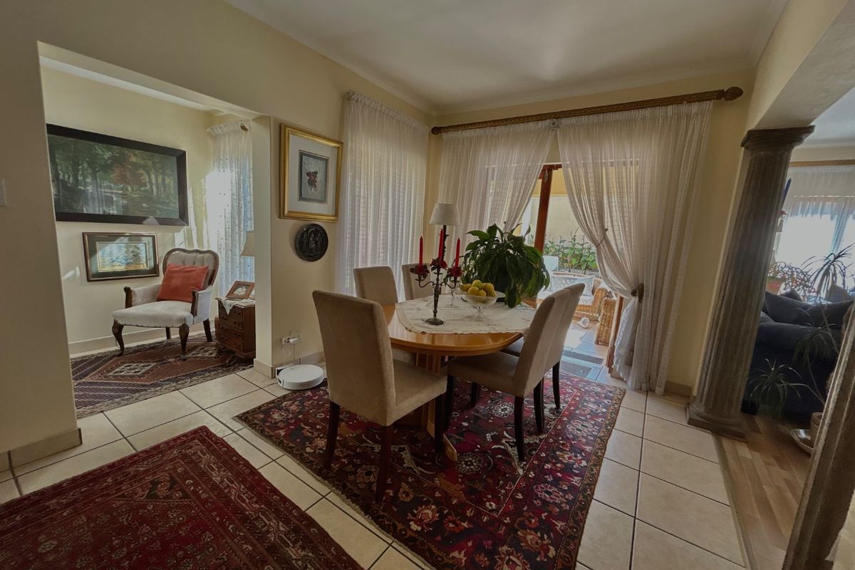 3 bedroom home in an exclusive and sort after complex  - Photo 4