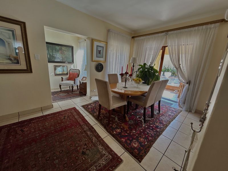3 bedroom home in an exclusive and sort after complex  - Photo 2