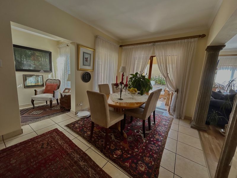 3 bedroom home in an exclusive and sort after complex  - Photo 4
