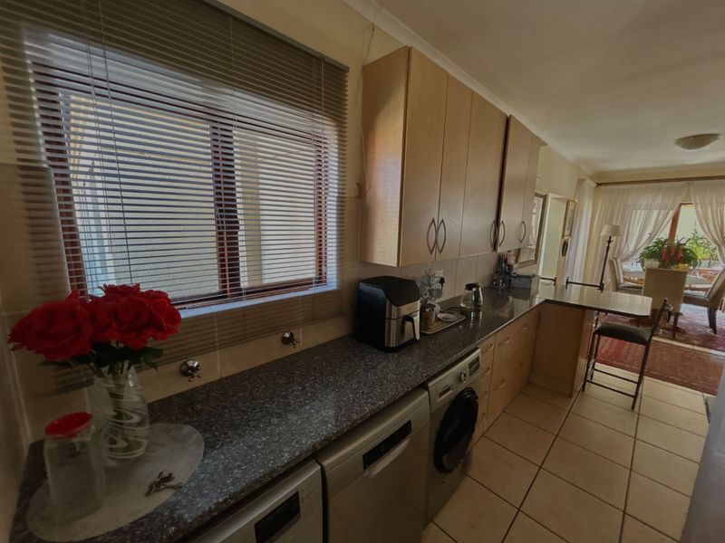 3 bedroom home in an exclusive and sort after complex  - Photo 9