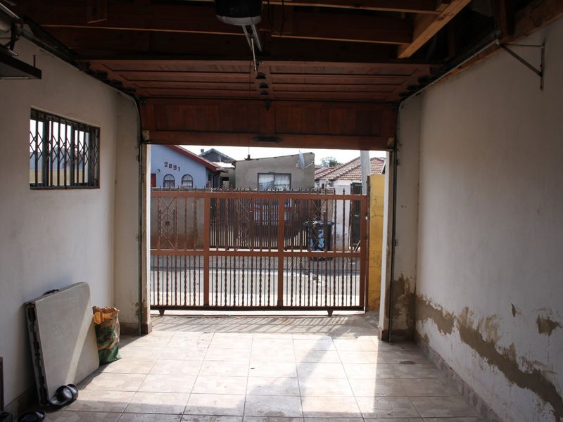 3 BEDROOM HOUSE IN A QUIET SURBURB - Photo 7