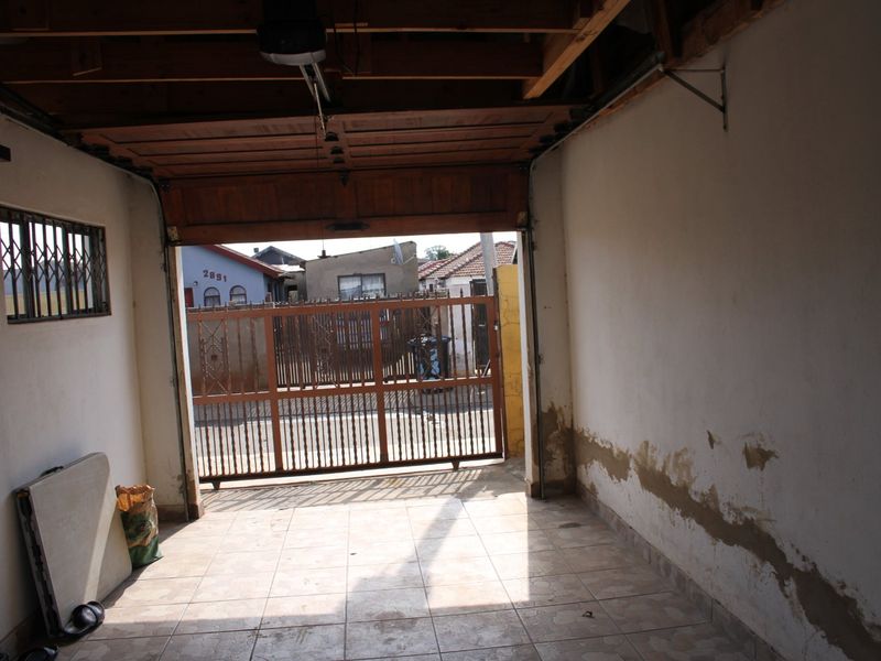 3 BEDROOM HOUSE IN A QUIET SURBURB - Photo 6