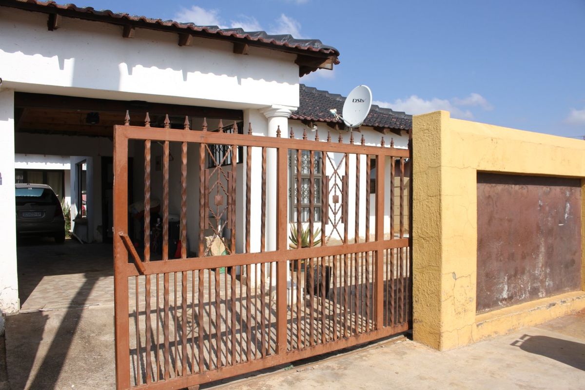 3 BEDROOM HOUSE IN A QUIET SURBURB - Photo 5