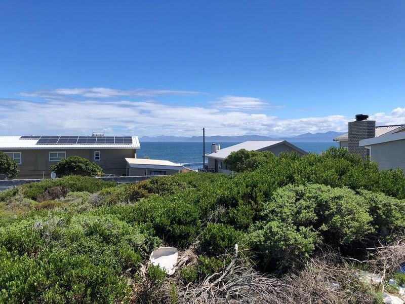 Prime Vacant Stand with Sea Views – Only 200m from the Ocean in Perlemoenbaai - Photo 1