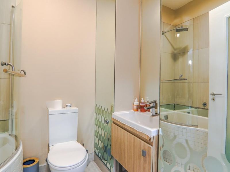 Modern 1 bedroom apartment at Rivonia. - Photo 8