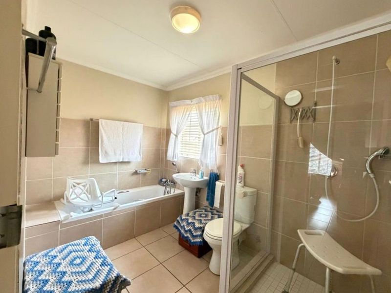 PICTURE PERFECT  AND NEAT AS A PIN TOWNHOUSE IN POPULAR COMPLEX - Photo 6