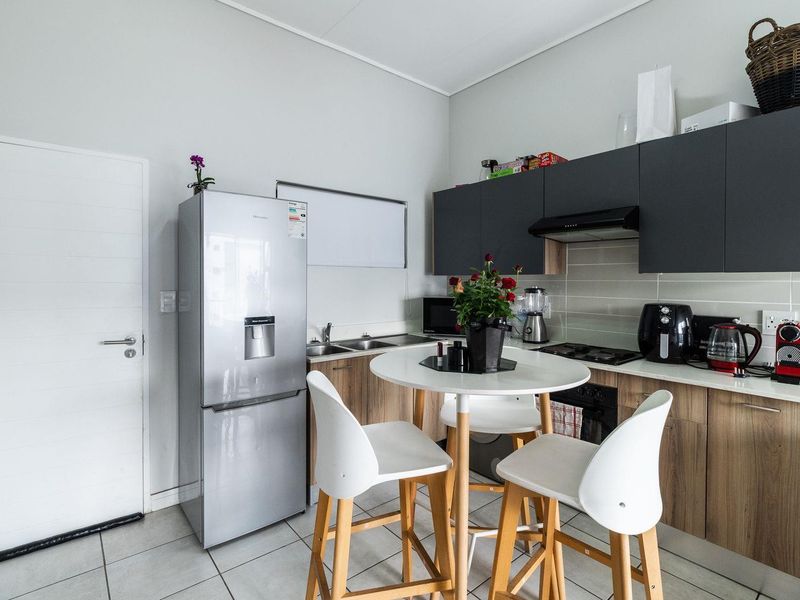 1 bed lock up & go apartment - Photo 10
