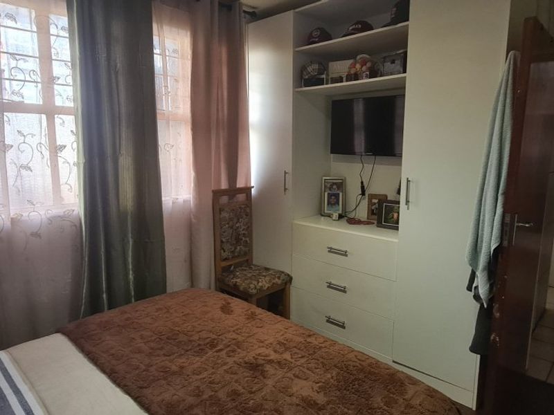 2 bedroom apartment - Photo 2