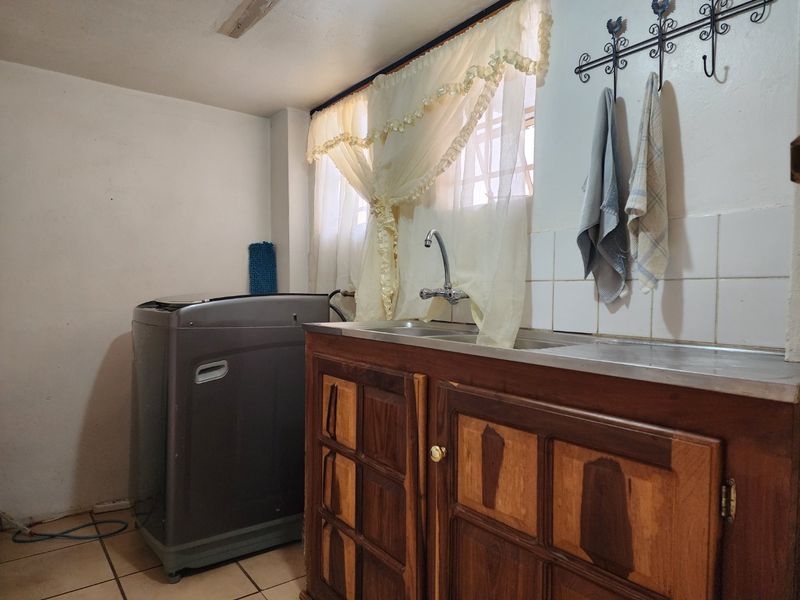 DUEL LIVING IN STILFONTEIN EXT 4 - Photo 3