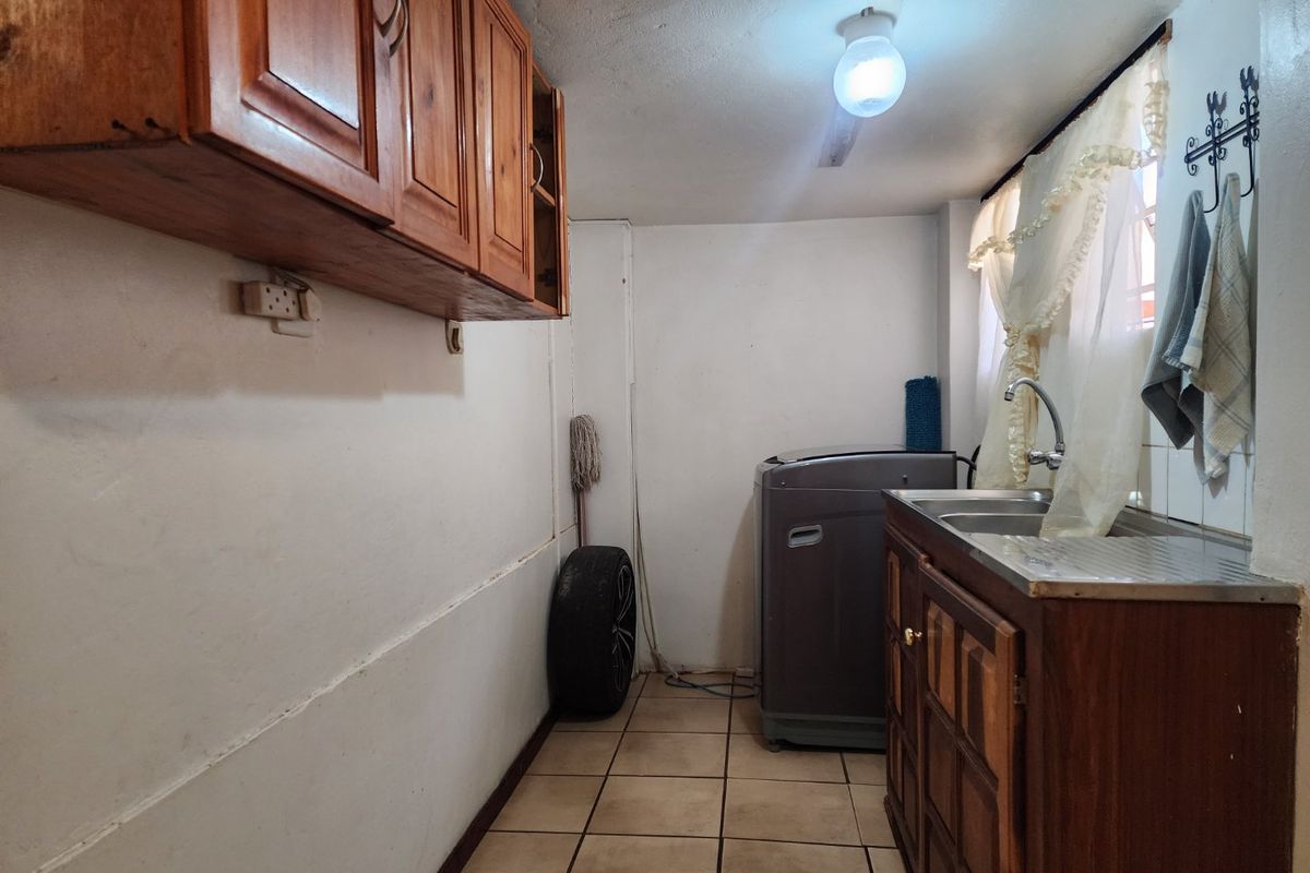 DUEL LIVING IN STILFONTEIN EXT 4 - Photo 4