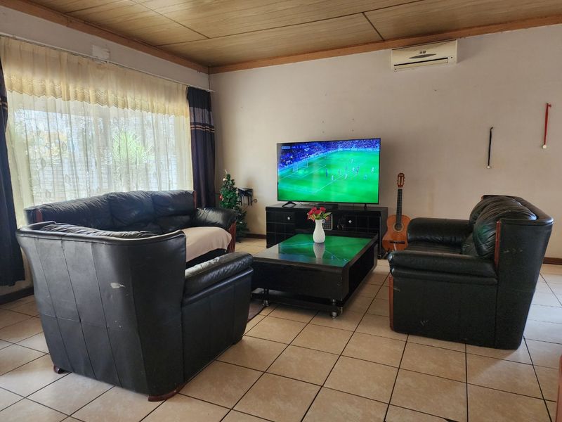 DUEL LIVING IN STILFONTEIN EXT 4 - Photo 6