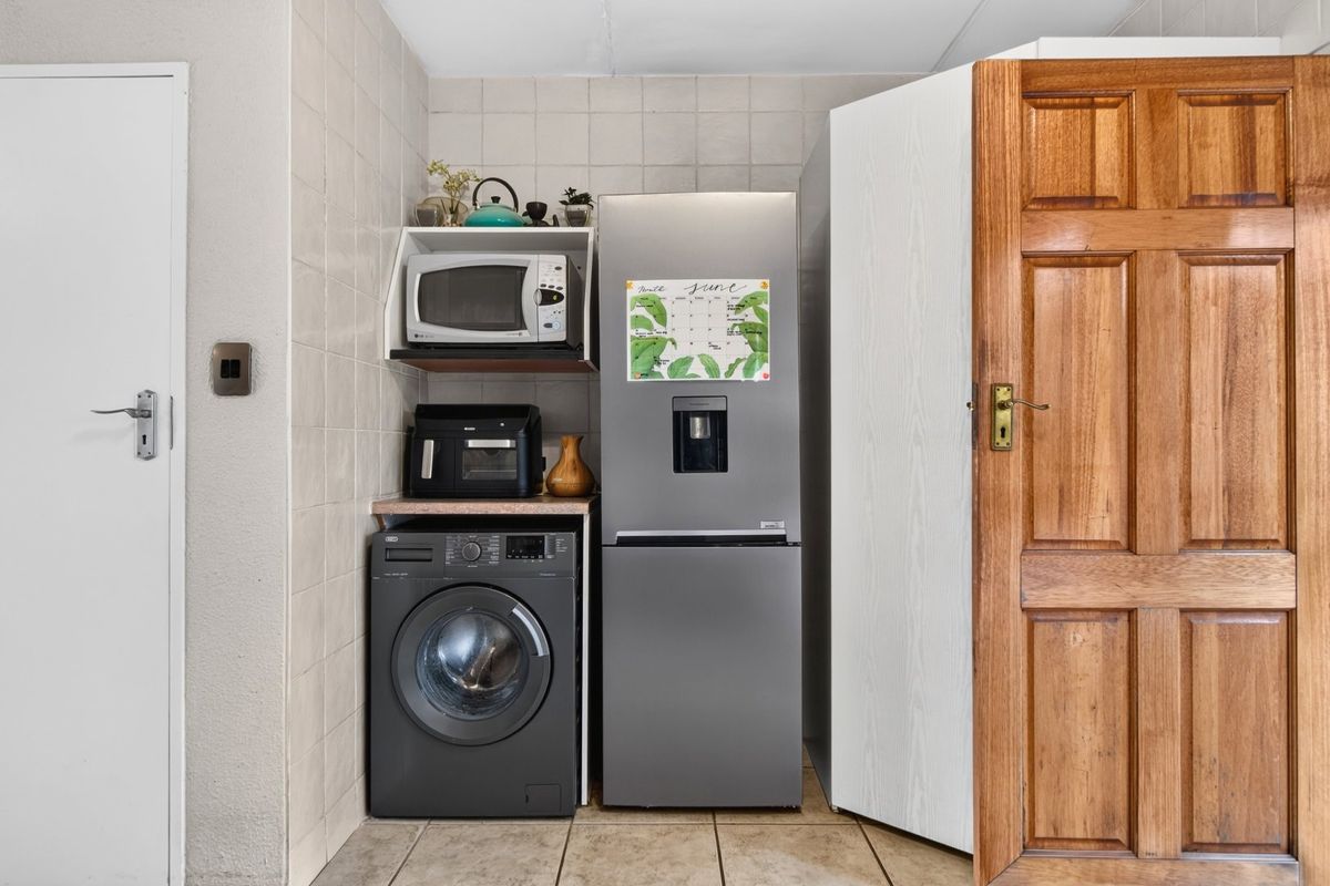 A Move-In Ready Gem with a Semi-Wrap-Around Garden - Photo 5