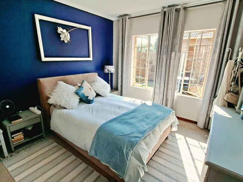 Luxury Sunlit Living in the Prestigious Wilds Security Estate - Photo 10