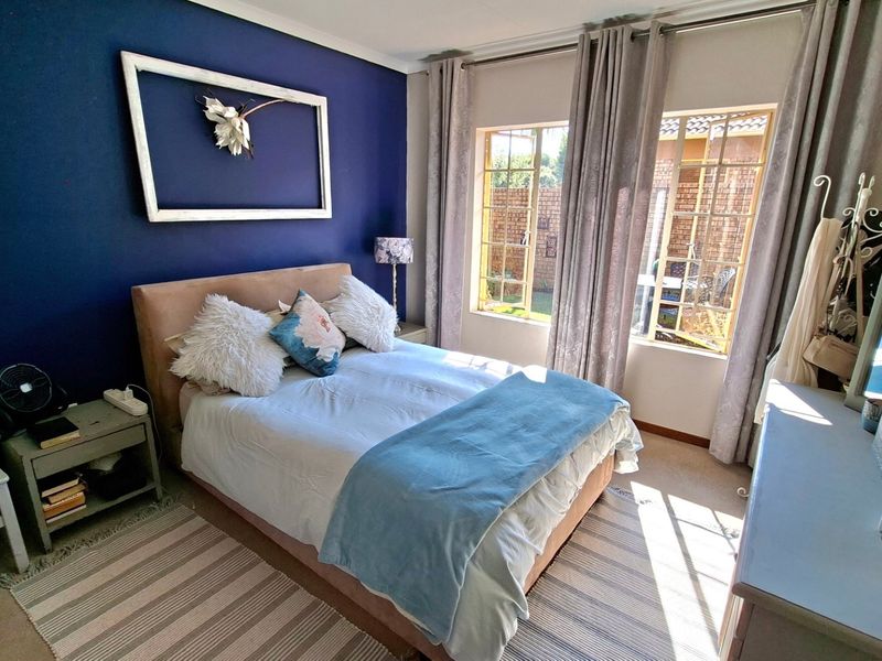 Luxury Sunlit Living in the Prestigious Wilds Security Estate - Photo 9