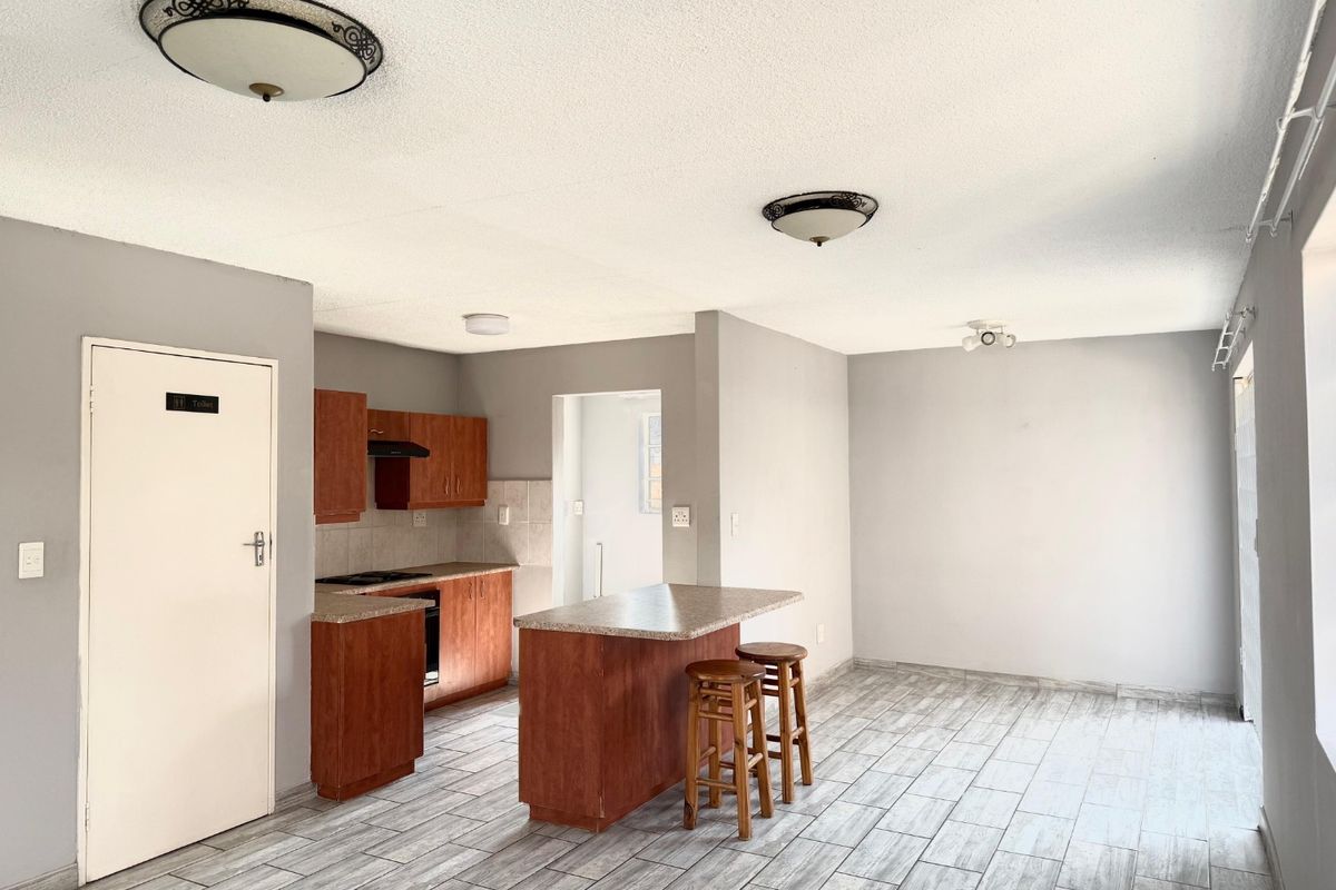 Perfect Lock-Up-and-Go Townhouse in Doringkruin - Photo 4