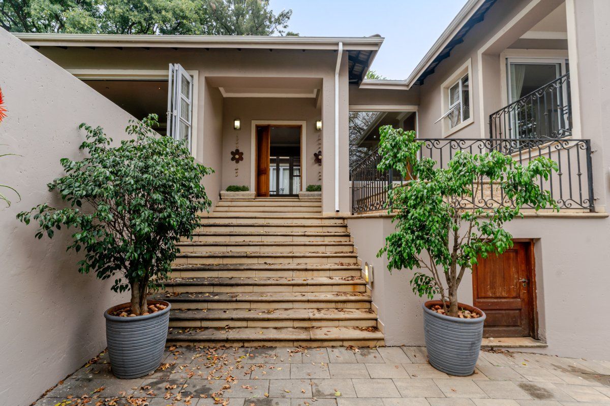Spacious Family Living with Exceptional Extras!  - Photo 3