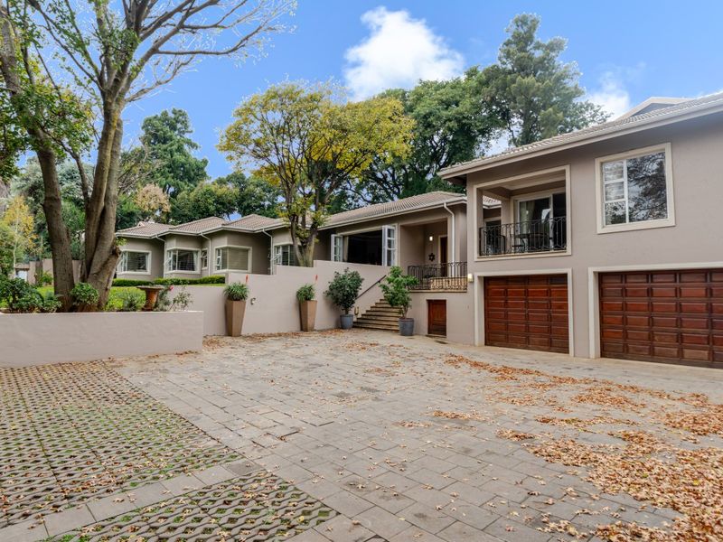 Spacious Family Living with Exceptional Extras!  - Photo 1