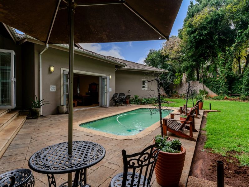 Spacious Family Living with Exceptional Extras!  - Photo 2