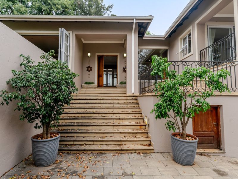 Spacious Family Living with Exceptional Extras!  - Photo 3