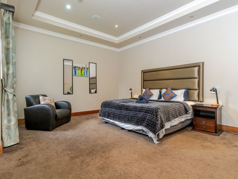 Spacious Family Living with Exceptional Extras!  - Photo 7