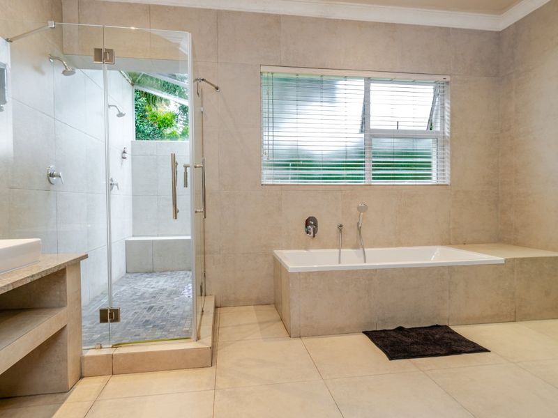 Spacious Family Living with Exceptional Extras!  - Photo 4