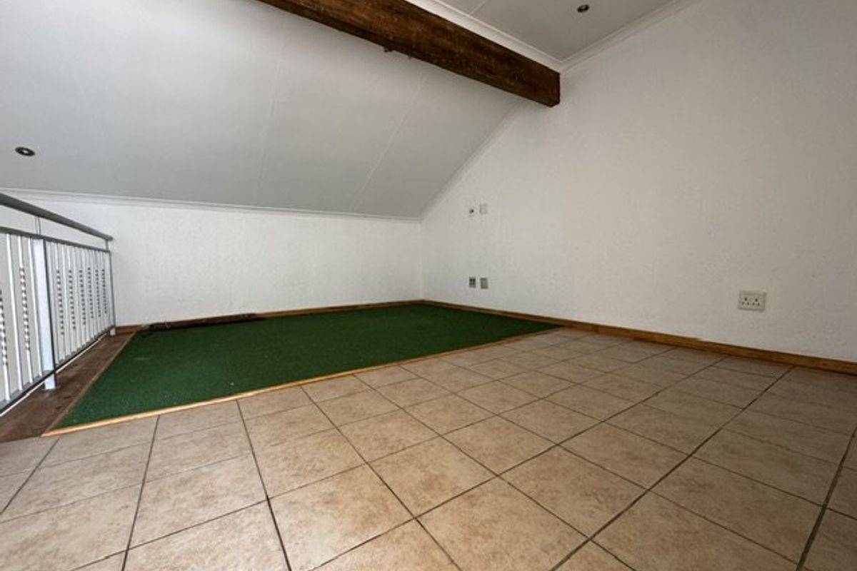 Charming Family Duplex with Private Garden!  - Photo 5