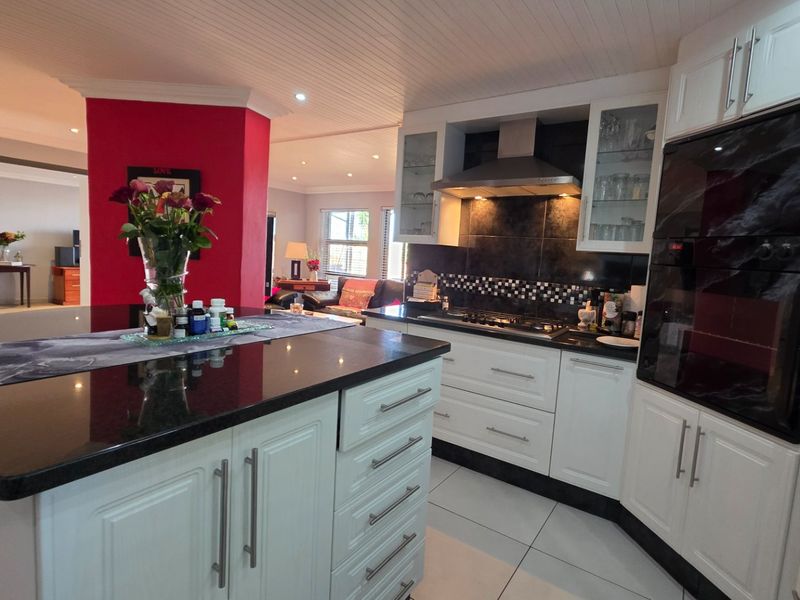 Stylish Townhouse in Deoville Park... Close to Hartenbos !!! - Photo 8