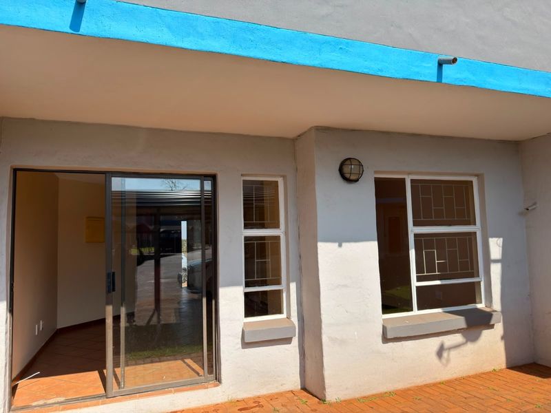 Modern ground floor 2 Bedroom and 1 Bathroom Apartment for Rent - Photo 1