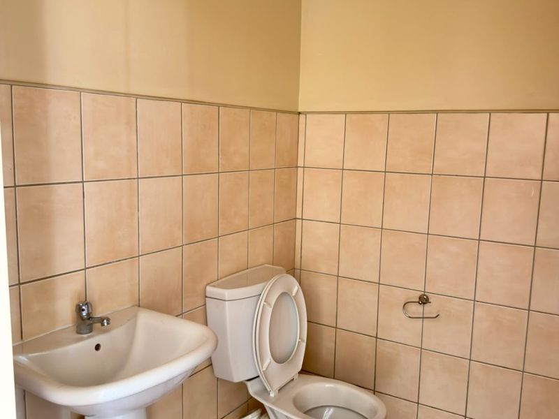 Modern ground floor 2 Bedroom and 1 Bathroom Apartment for Rent - Photo 7