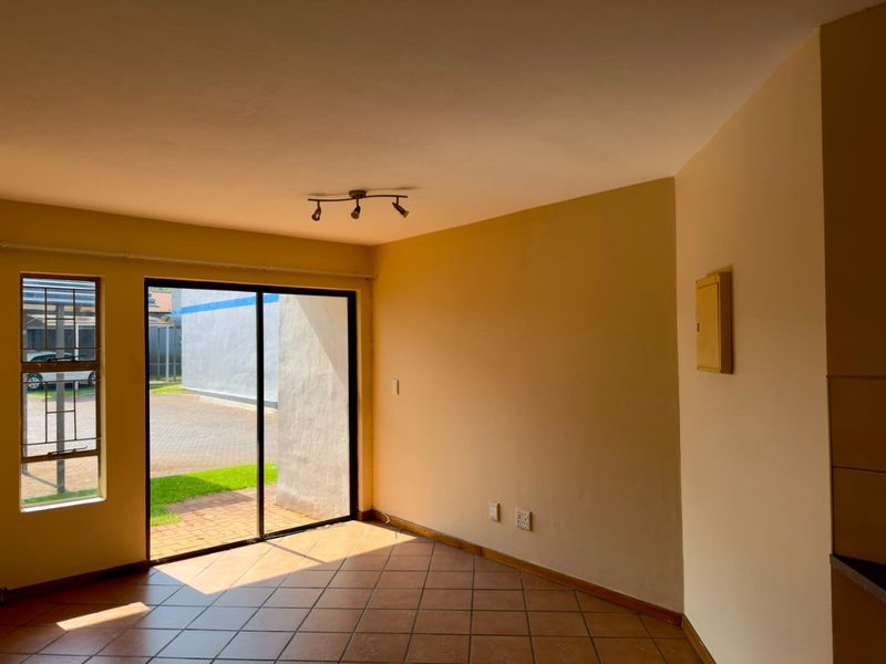 Modern ground floor 2 Bedroom and 1 Bathroom Apartment for Rent - Photo 5