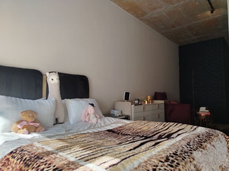 Prime Turnkey Investment: Fully Furnished Executive Studio in Black Brick Sandton 1 | R960k - Photo 9