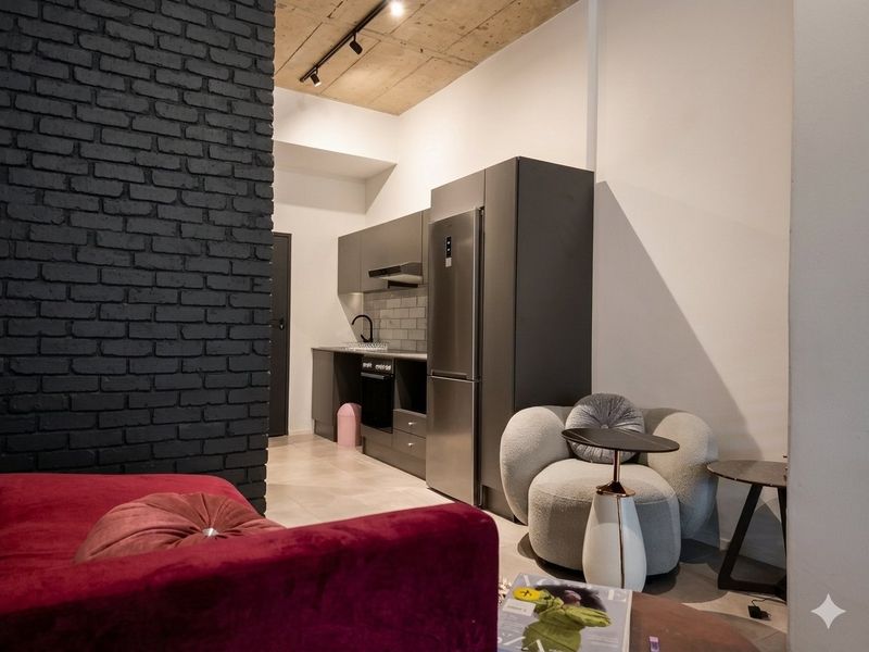 Prime Turnkey Investment: Fully Furnished Executive Studio in Black Brick Sandton 1 | R960k - Photo 4