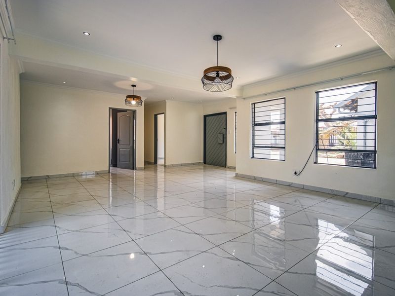 Setting the benchmark - this home is an absolute family haven in a prime location. - Photo 3