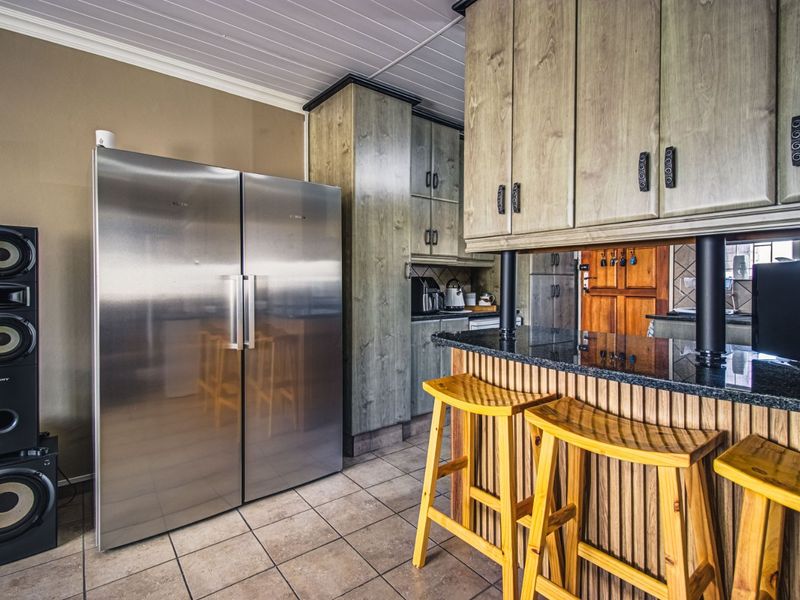 Ultra Chic Inner City Living   - Photo 4