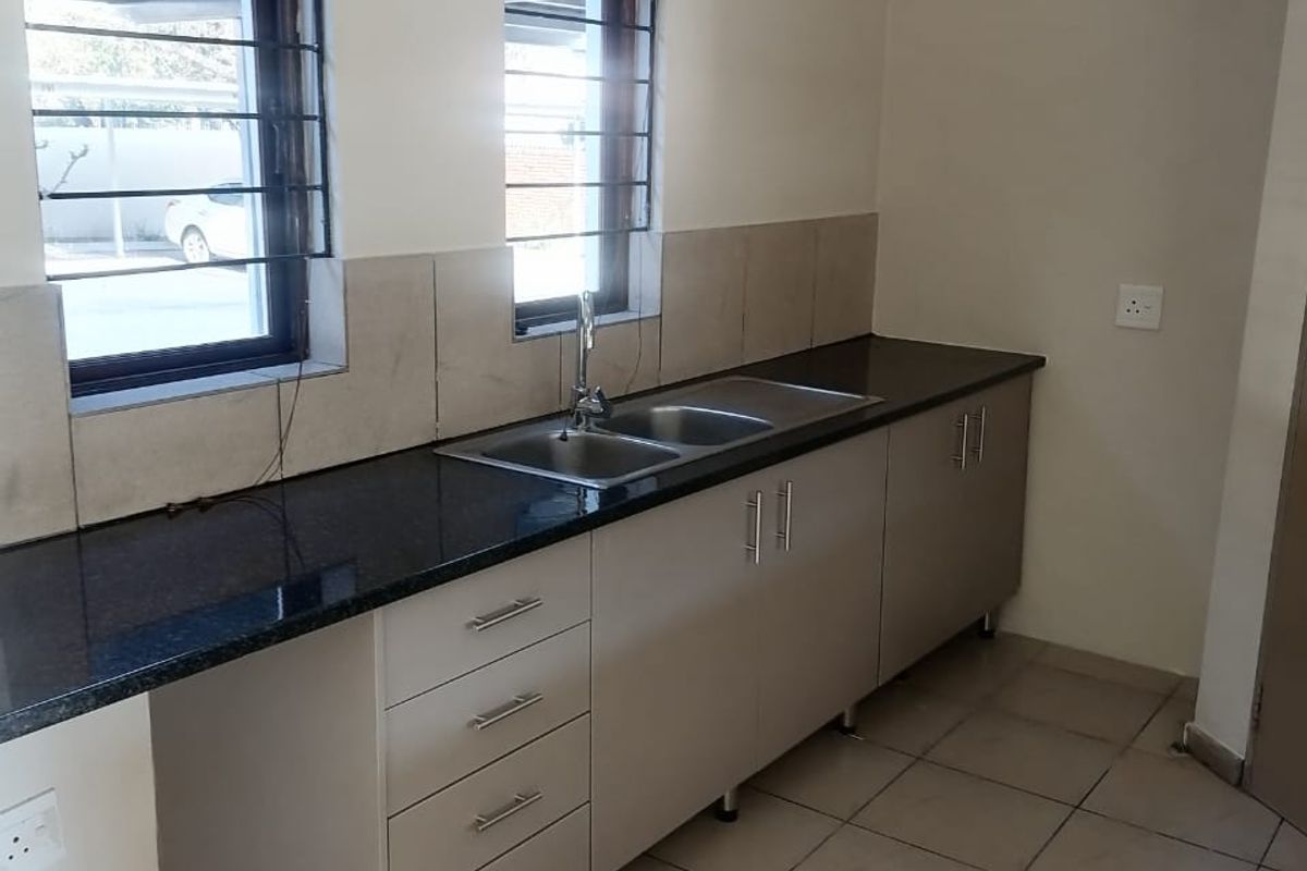 Modern 2-Bedroom, 2-Bathroom Duplex To Let in Waterfall Heights, Vorna Valley - Photo 3