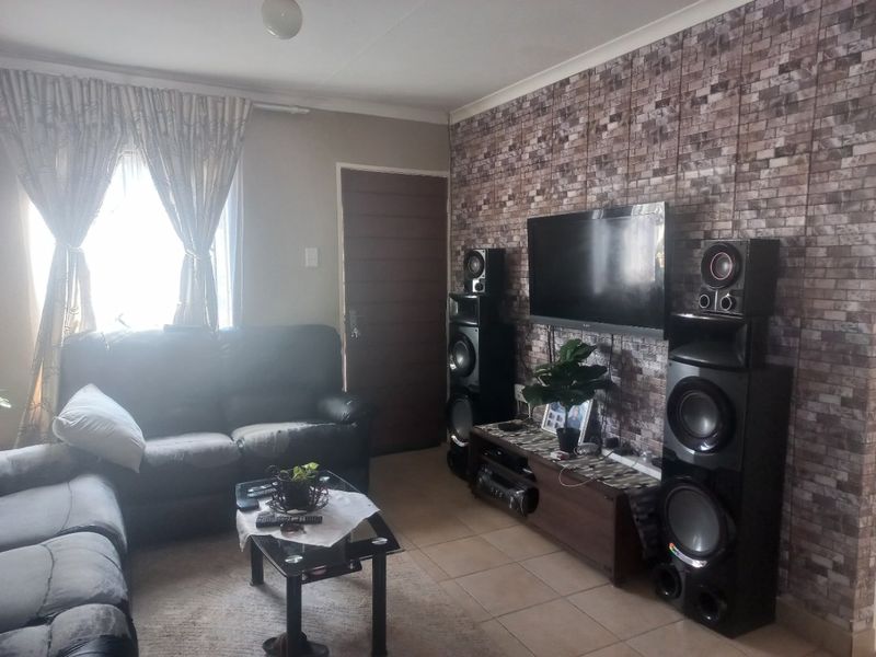Two bedroom for sale at savanna city - Photo 8