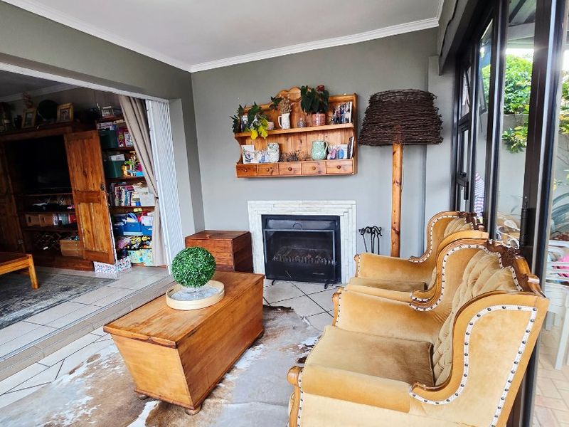 Elegant Full-Title Townhouse in Secure Complex – Doringkruin, Klerksdorp - Photo 10