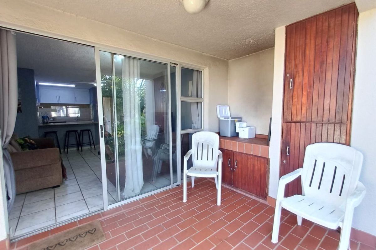 Ground floor unit with pretty garden outlook - Photo 3