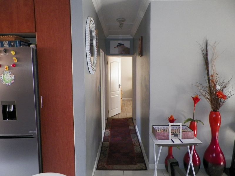 3-Bedroom Free-Standing Townhouse for Sale in Heuwelsig Estate, Centurion - Photo 9