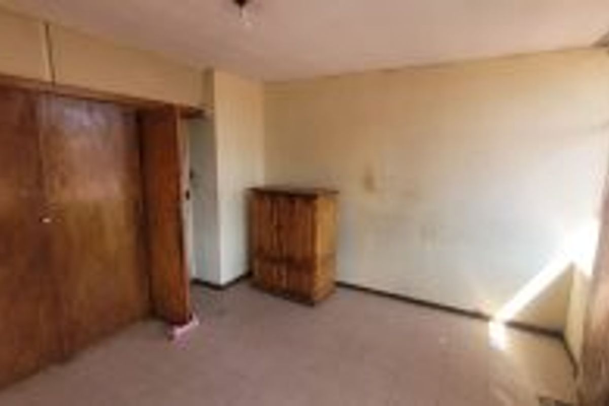 SUNNYSIDE - 1 BEDROOM FLAT FOR SALE  - Photo 5
