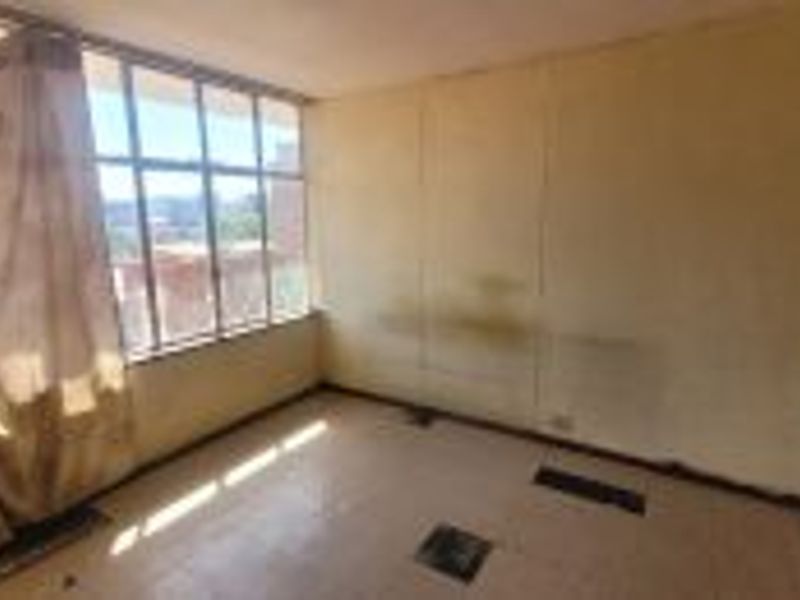 SUNNYSIDE - 1 BEDROOM FLAT FOR SALE  - Photo 4