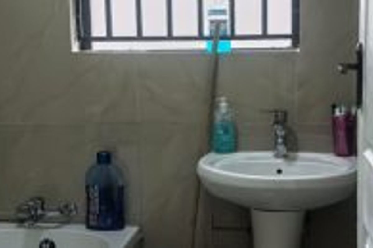 SOSHANGUVE - 3 BEDROOM HOUSE FOR SALE - Photo 3