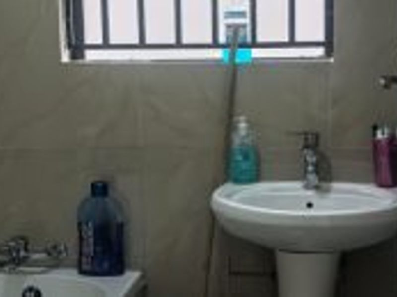 SOSHANGUVE - 3 BEDROOM HOUSE FOR SALE - Photo 3