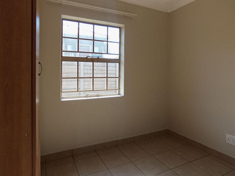 Spacious Family Home with Private Yard - Photo 9