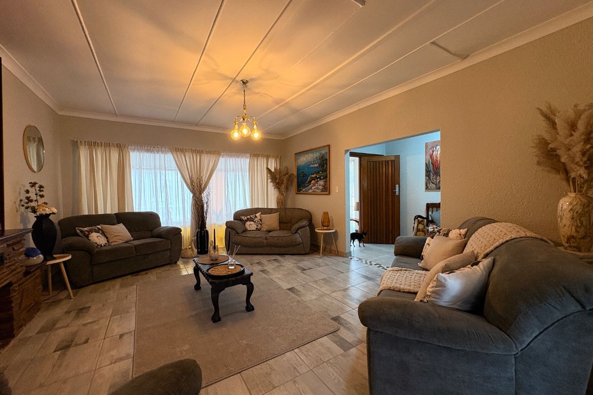 A Home That Ticks Every Box – Modern, Spacious & Full of Potential!  - Photo 5