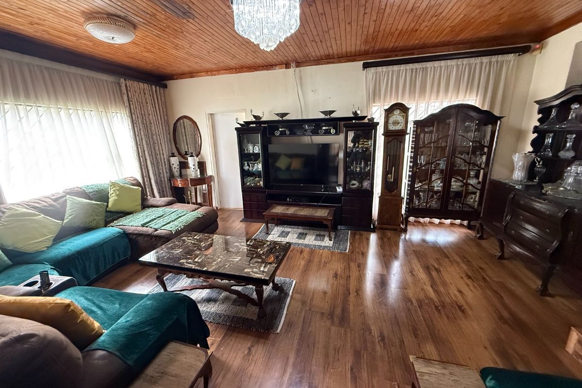 Two Houses for the Price of One! - Photo 4
