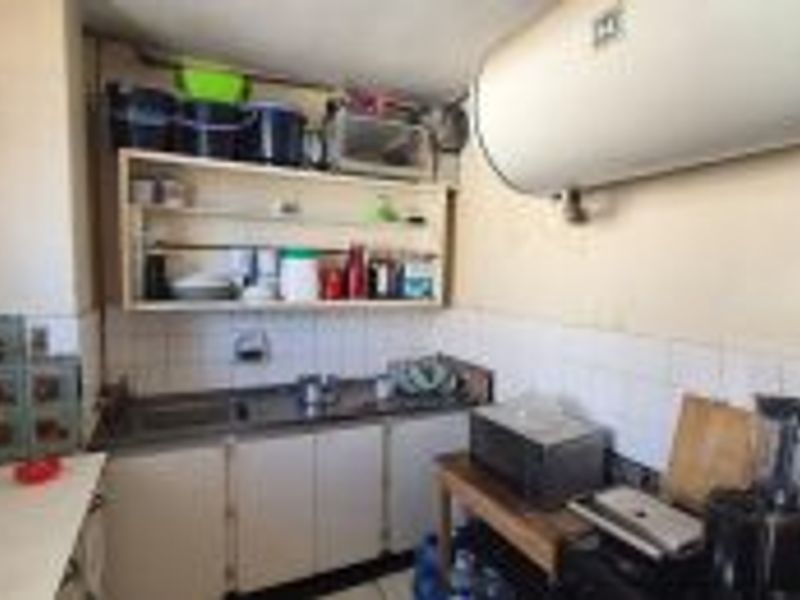 SUNNYSIDE - 2.5 BEDROOM FLAT FOR SALE - Photo 3