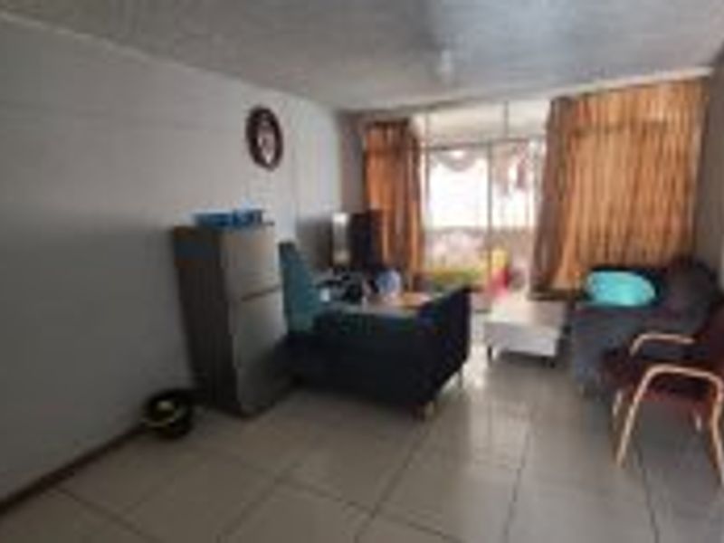 SUNNYSIDE - 2.5 BEDROOM FLAT FOR SALE - Photo 8