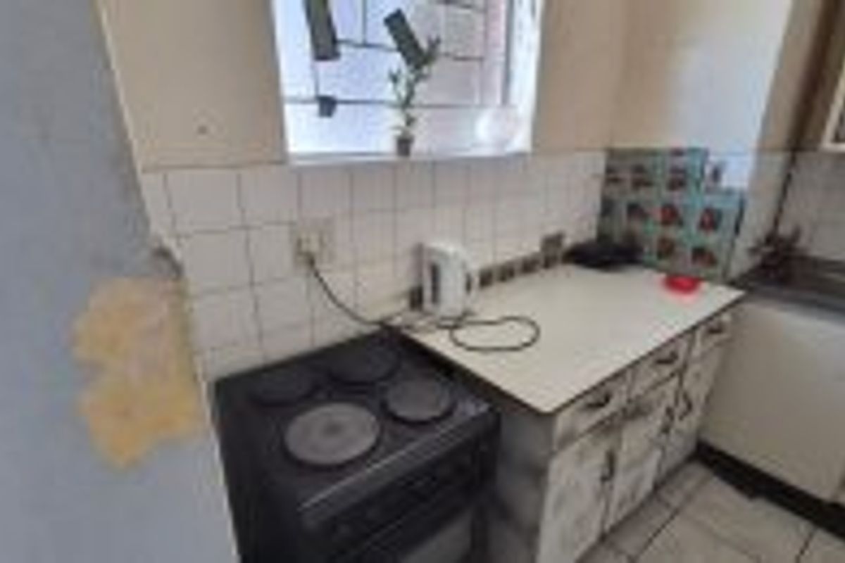 SUNNYSIDE - 2.5 BEDROOM FLAT FOR SALE - Photo 4