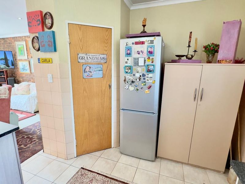 Open Plan Townhouse in Hennopspark Living Ease - Photo 10